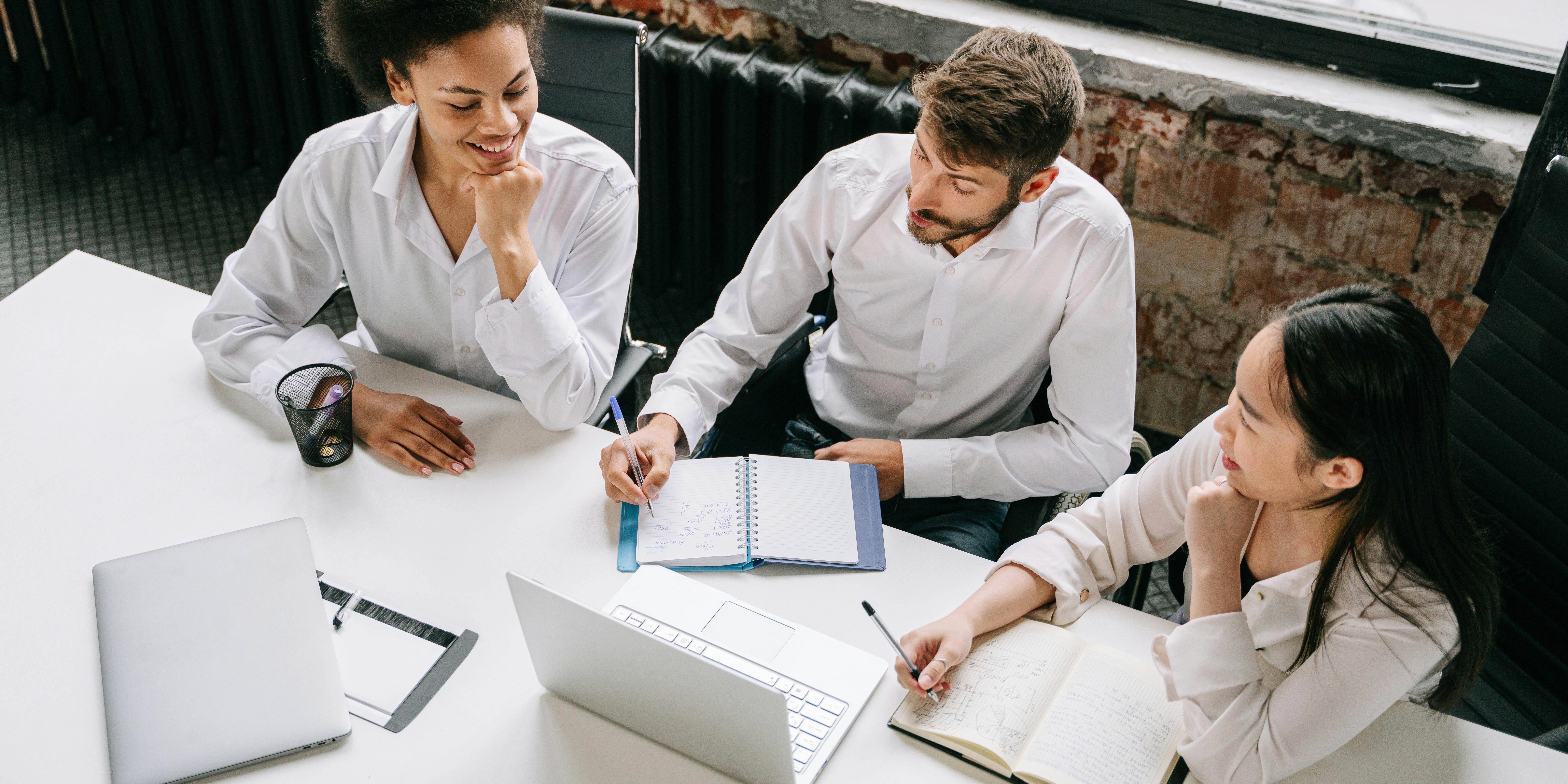 pexels-ivan-samkov-8127697